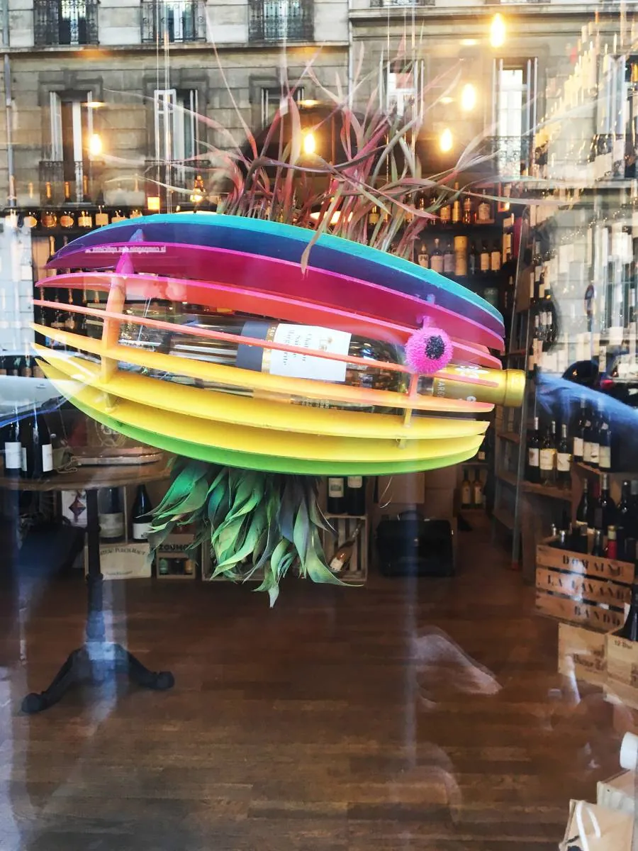 Agencement de vitrine avec une décoration inspirée marine — vue 3