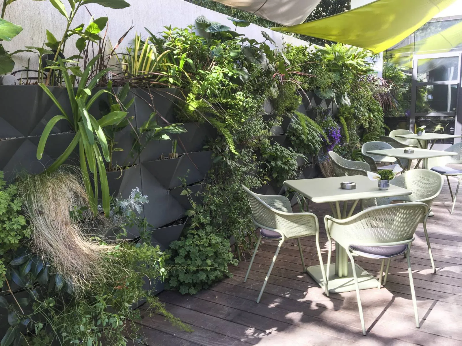 Aménagement d’un mur végétal » jardinières diamant » — vue 3