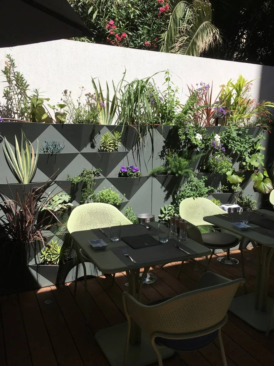 Aménagement d’un mur végétal » jardinières diamant » — vue 6