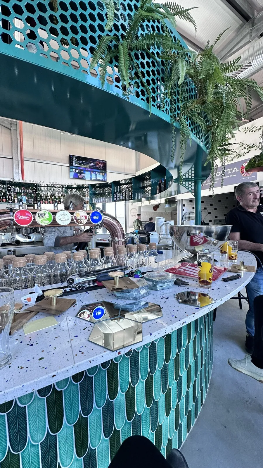 Les halles des sybilles de la première pierre à le décoration histoire d’une construction — vue 6